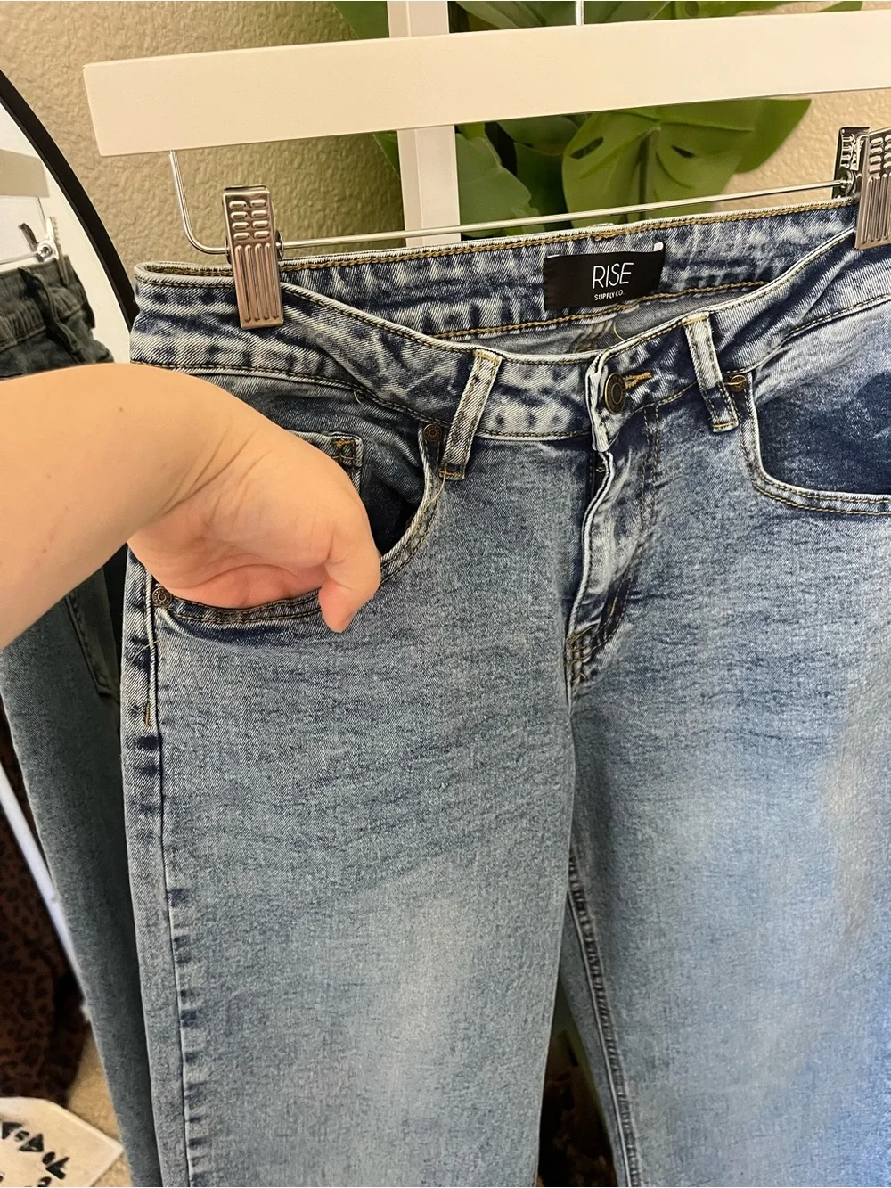 🖤 Acid Wash Cropped Straight Leg Jeans size 6/28 - Picture 4 of 6